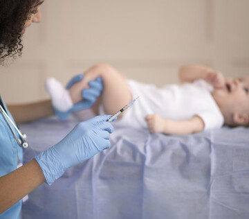 Одна прививка при рождении может защитить новорожденных от ВИЧ на несколько лет