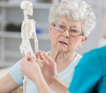 О новом способе лечения рассказали во Всемирный день борьбы с остеопорозом