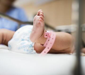 Благодаря уникальному импланту шейки матки на свет появилось 28 детей